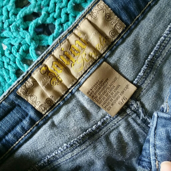 Joujou Royale Jean Shorts - Picture 2 of 5